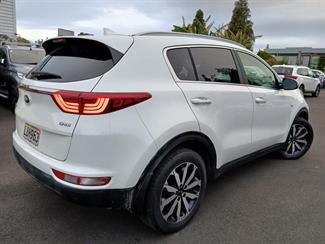 2017 Kia Sportage - Thumbnail