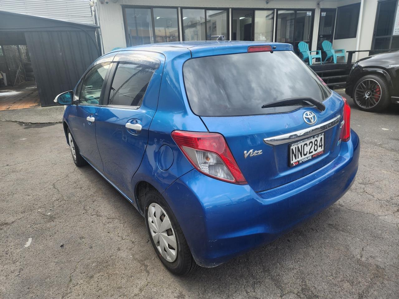 2012 Toyota VITZ