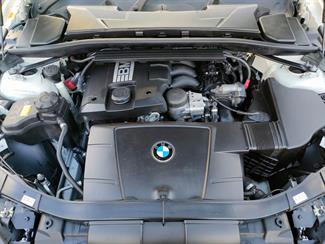 2010 BMW 320i - Thumbnail