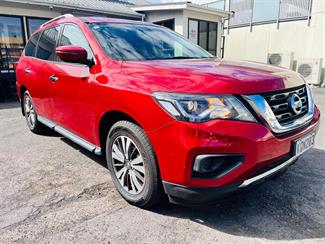 2017 Nissan Pathfinder - Thumbnail