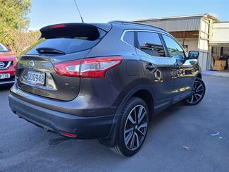 2017 Nissan Qashqai - Thumbnail