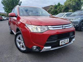 2015 Mitsubishi Outlander - Thumbnail