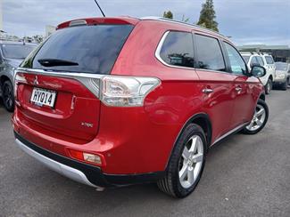 2015 Mitsubishi Outlander - Thumbnail