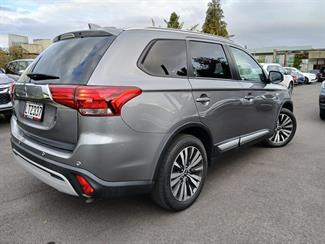 2018 Mitsubishi outlander - Thumbnail