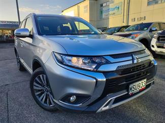 2020 Mitsubishi Outlander - Thumbnail