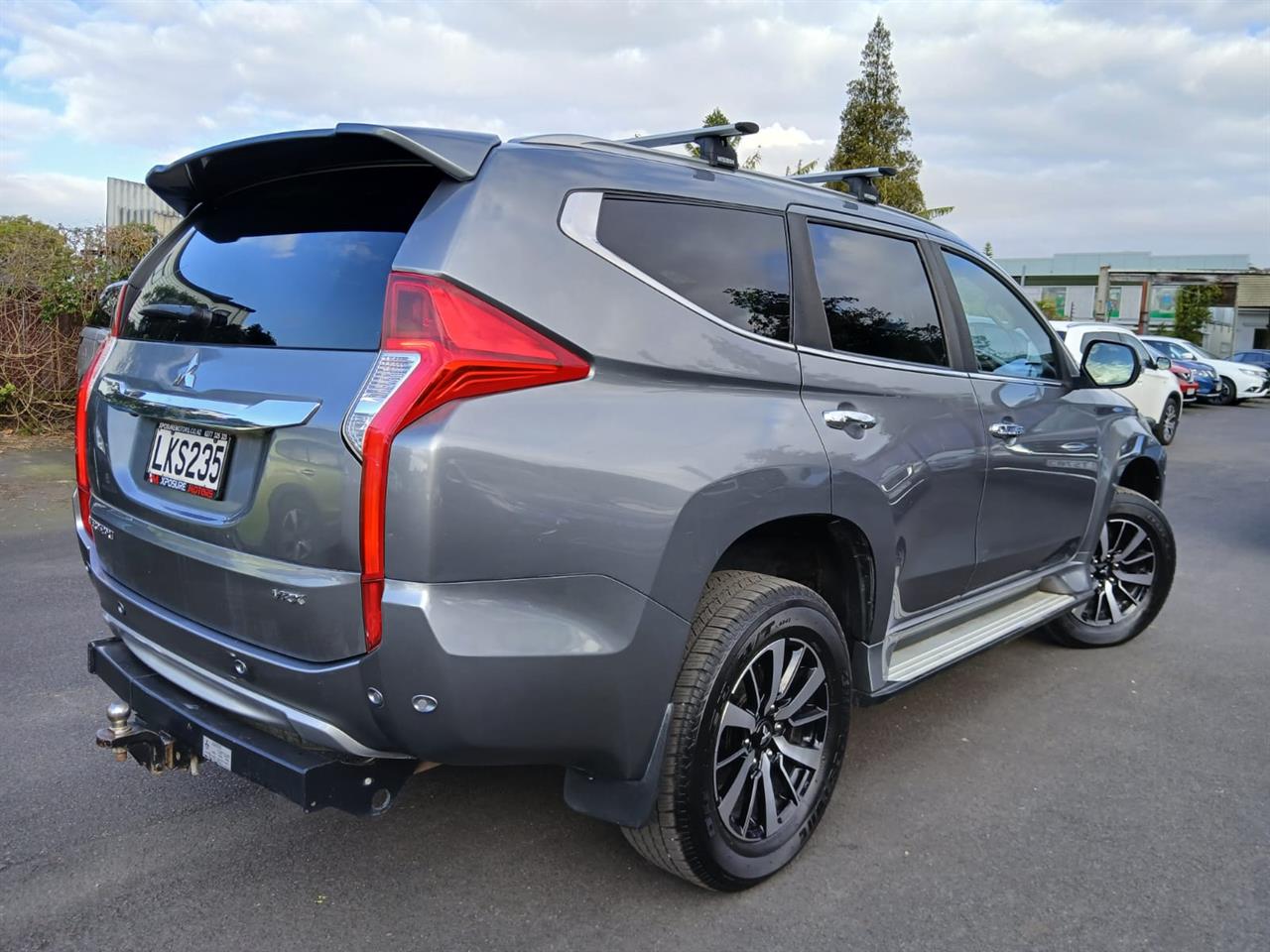 2018 Mitsubishi Pajero