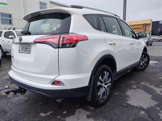 2019 Toyota Rav4 - Thumbnail