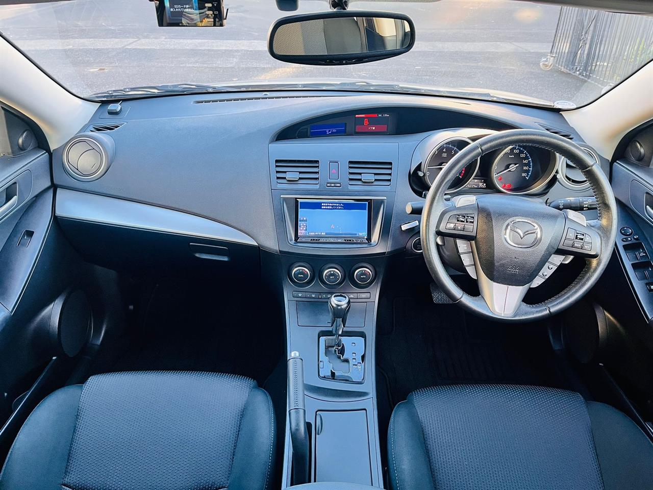 2013 Mazda Axela